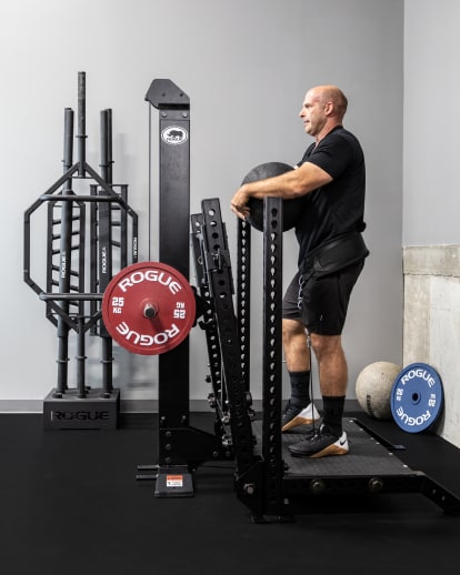 ROGUE FITNESS モンスターライノ　ベルトスクワット Rogue Monster Rhino Belt Squat - Stand Alone | Rogue Fitness